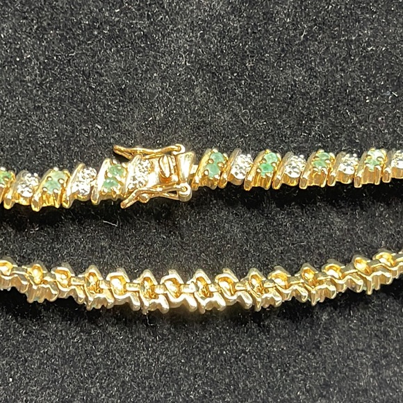 Gold Jade Bracelet & Earring Set - Picture 4 of 6